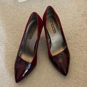 Red burgundy velvet and leather shoes size 8M